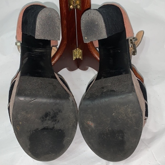 LAUREN Conrad WMS Gray, Pink and Black Peep Toe Heel with front strap Size 8.5M - Picture 10 of 10